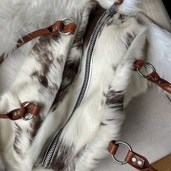 Cowhide weekender bag EUC - Picture 11 of 13